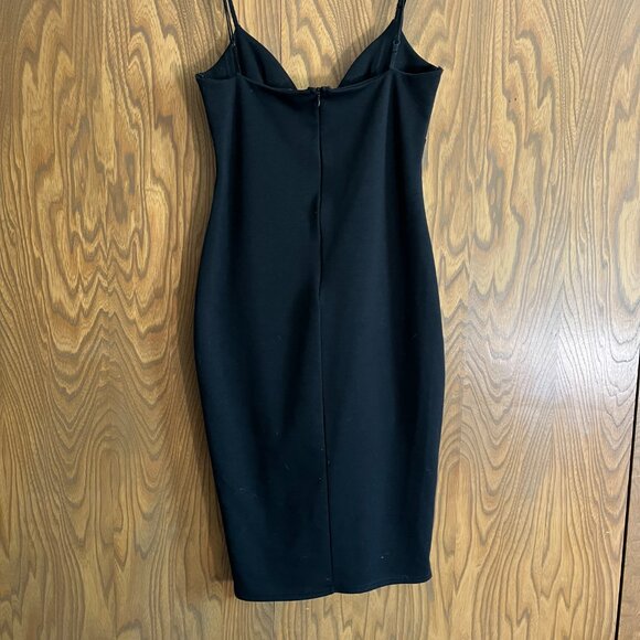 Misguided Bodycon Dress- Knee length, Deep Sweetheart V Neckline - Picture 3 of 7